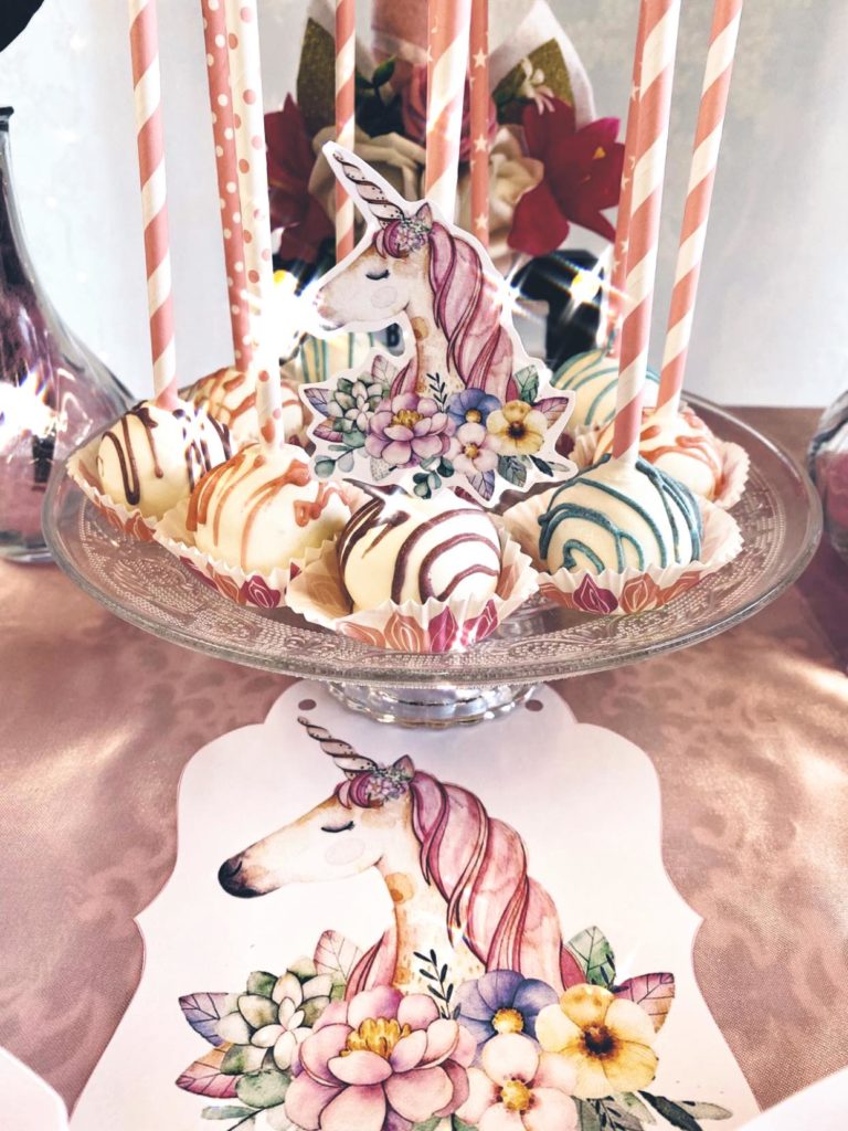 Cake pops a tema unicorno